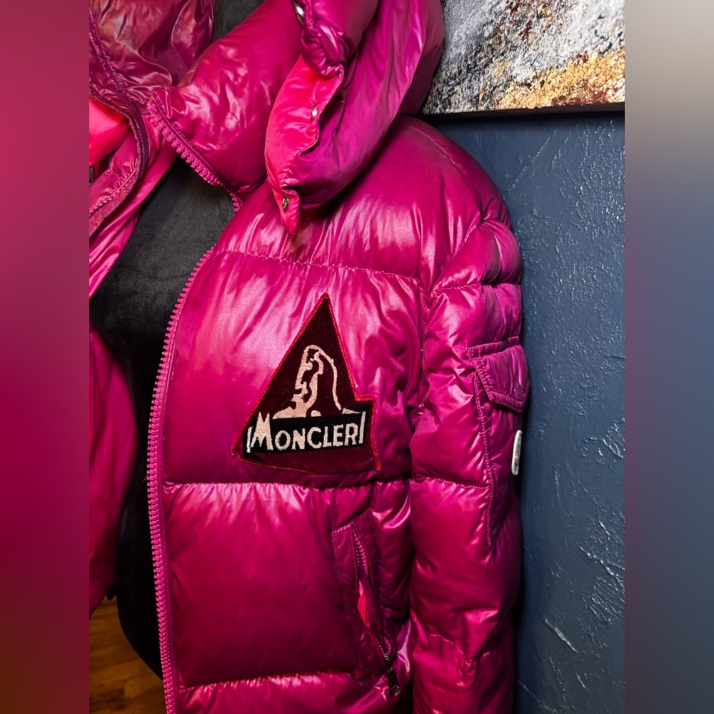 - Moncler coat - Picture 2 of 9